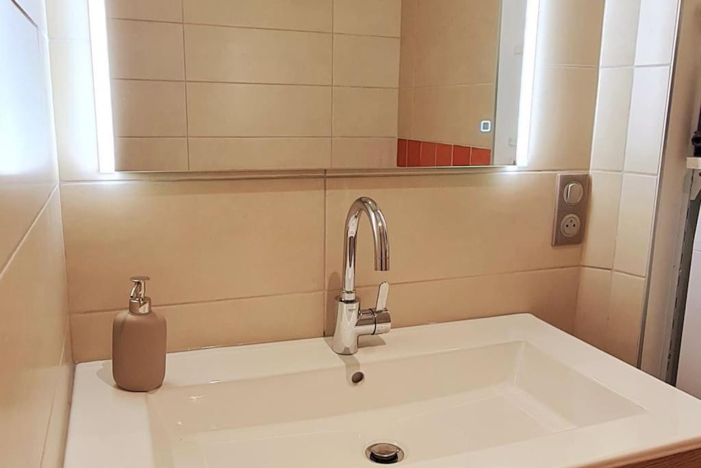 Le 56 Faubourg - Proche Centre - Parking Gratuit Apartman Beaune  Kültér fotó